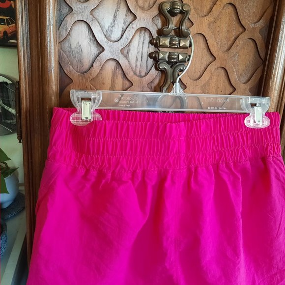 Zenana Windbreaker Smocked Running Shorts - Size M, NWT! - Picture 9 of 14